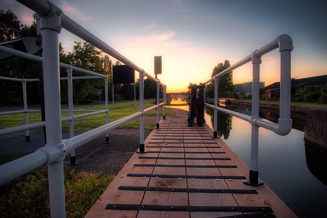 Tracing the Towpath: A Slow Journey Along a Forgotten Canal Arm